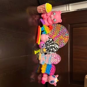 Selling all these super fun fidgets!!!!